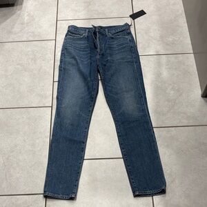 Stylish Blue Women's Cropped Jeans